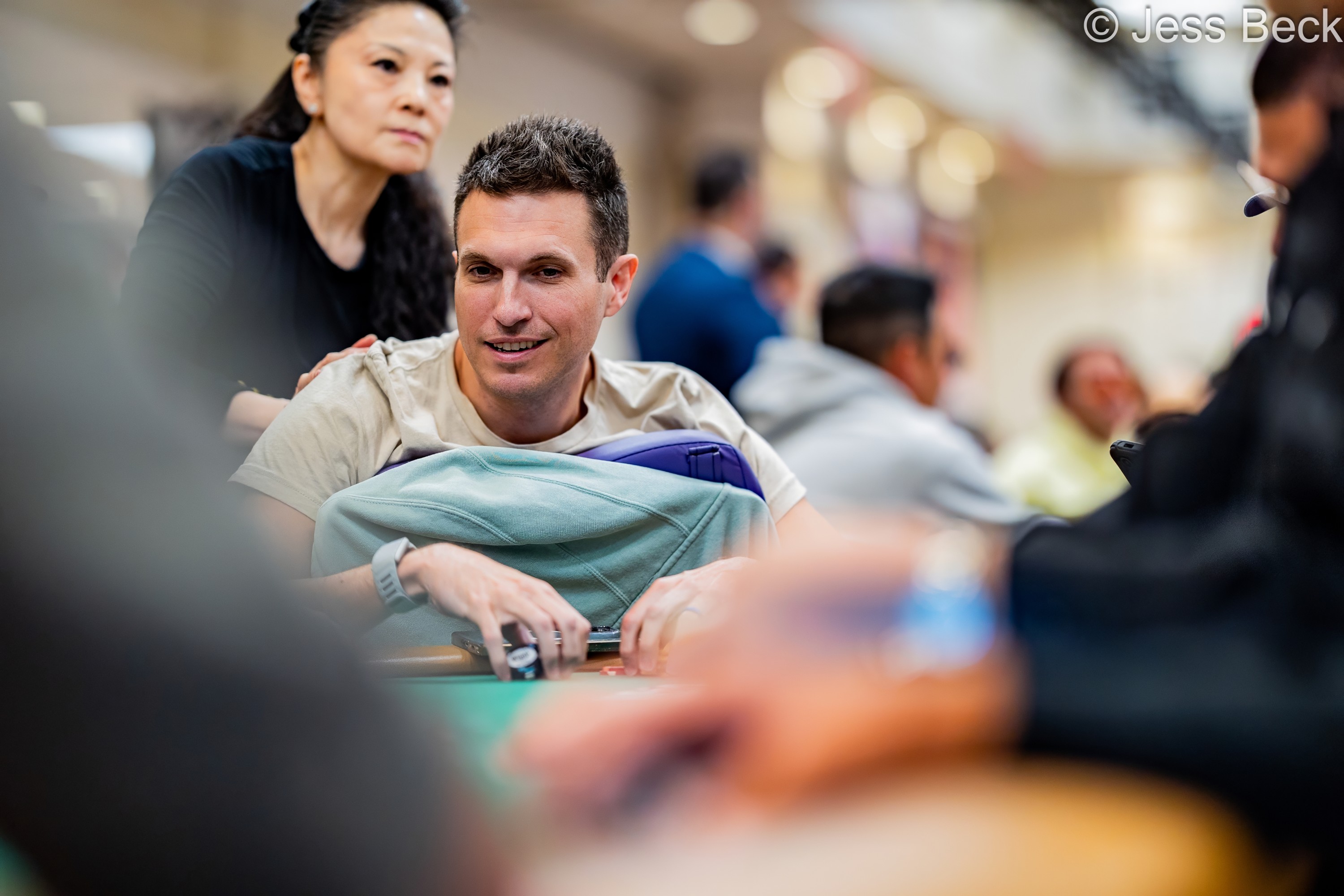 CHOICE真人官网 - 德州扑克传奇道格·波尔克的疯狂WSOP主赛事首日：一小时内经历生死轮回 - CHOICE真人